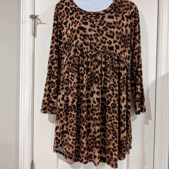 JODIFL Tops - Jodifl Leopard Tunic Peplum Long sleeve Small